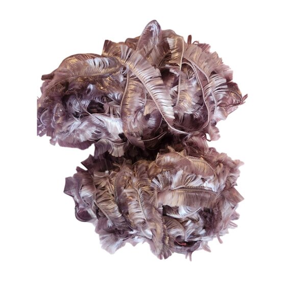 Bernat Boa Yarn Exotic 100% Polyester Eyelash 4 Skeins 50g Each Chinchilla - Picture 4 of 4